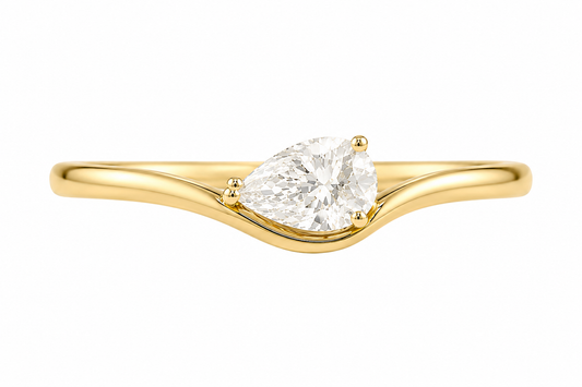 Winnie Lab Diamond Ring