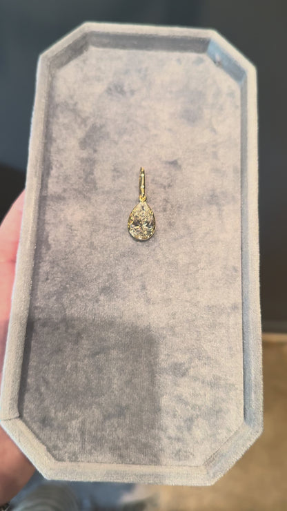 The York Lab Pendant