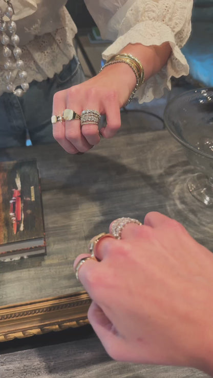 Little Runaway Signet Ring