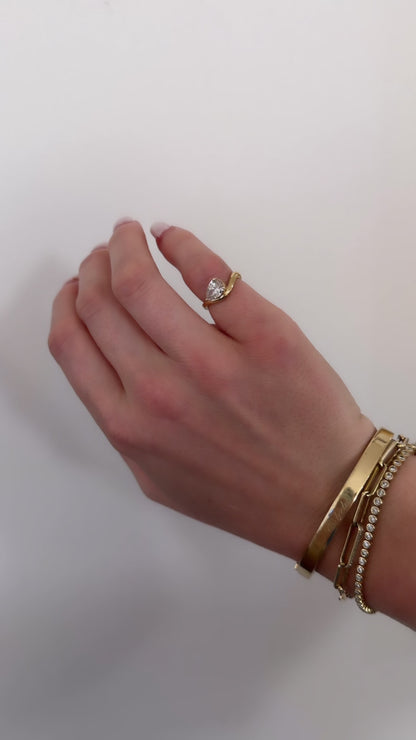 Winnie Lab Diamond Ring