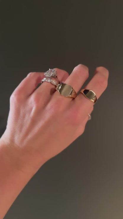 Little Runaway Signet Ring