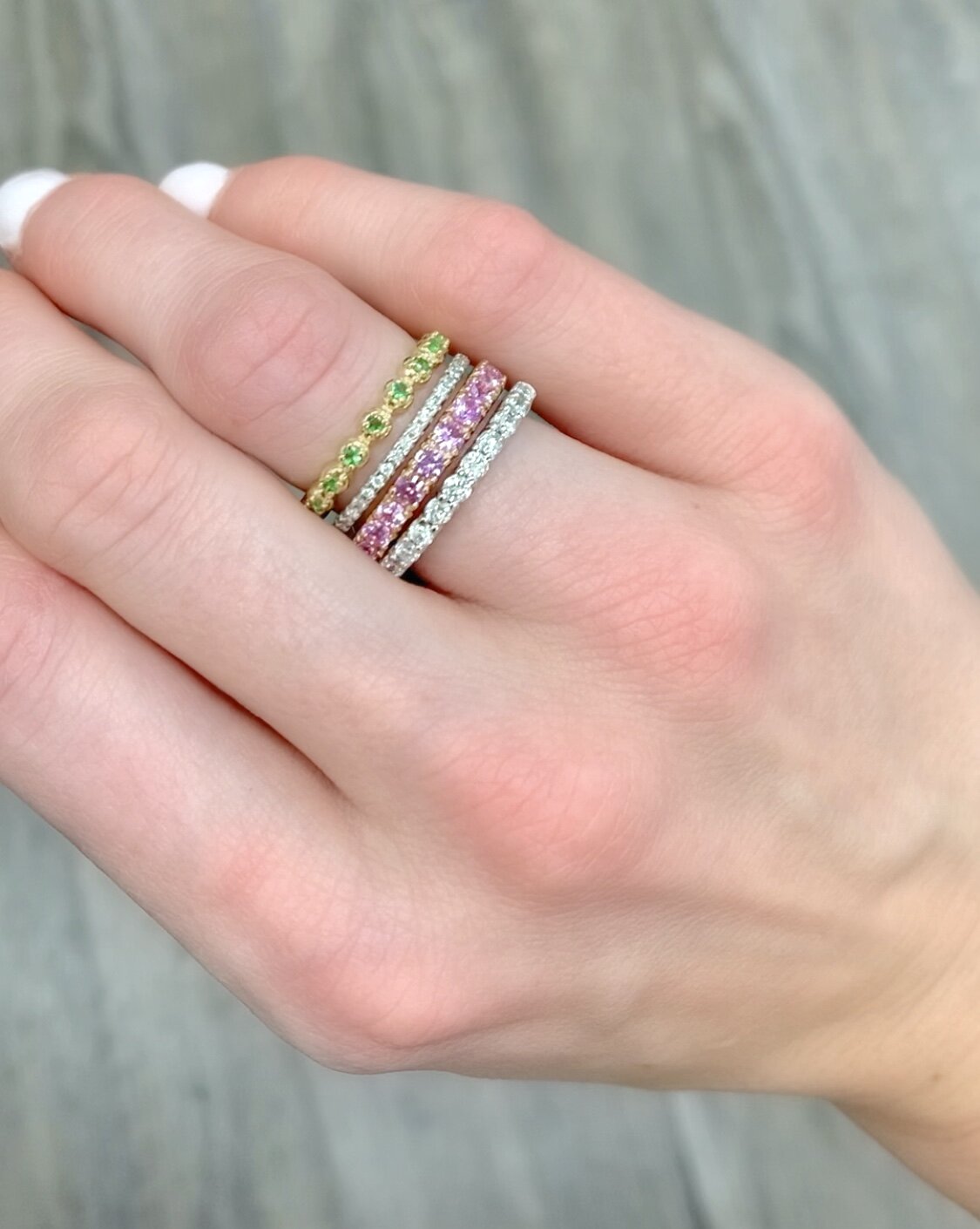 Double prong halfway Diamond band