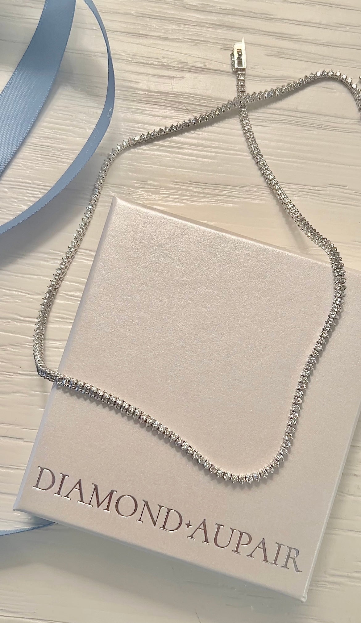 Tri point tennis necklace