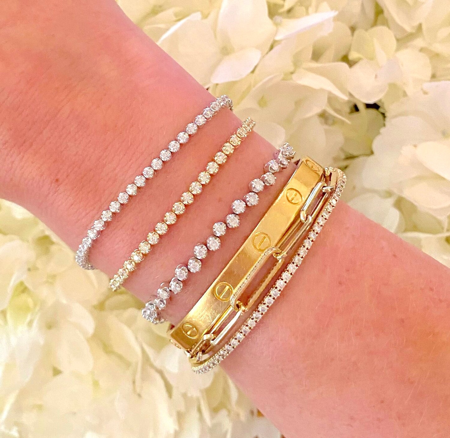 Scalloped Rounds Tennis Bracelet