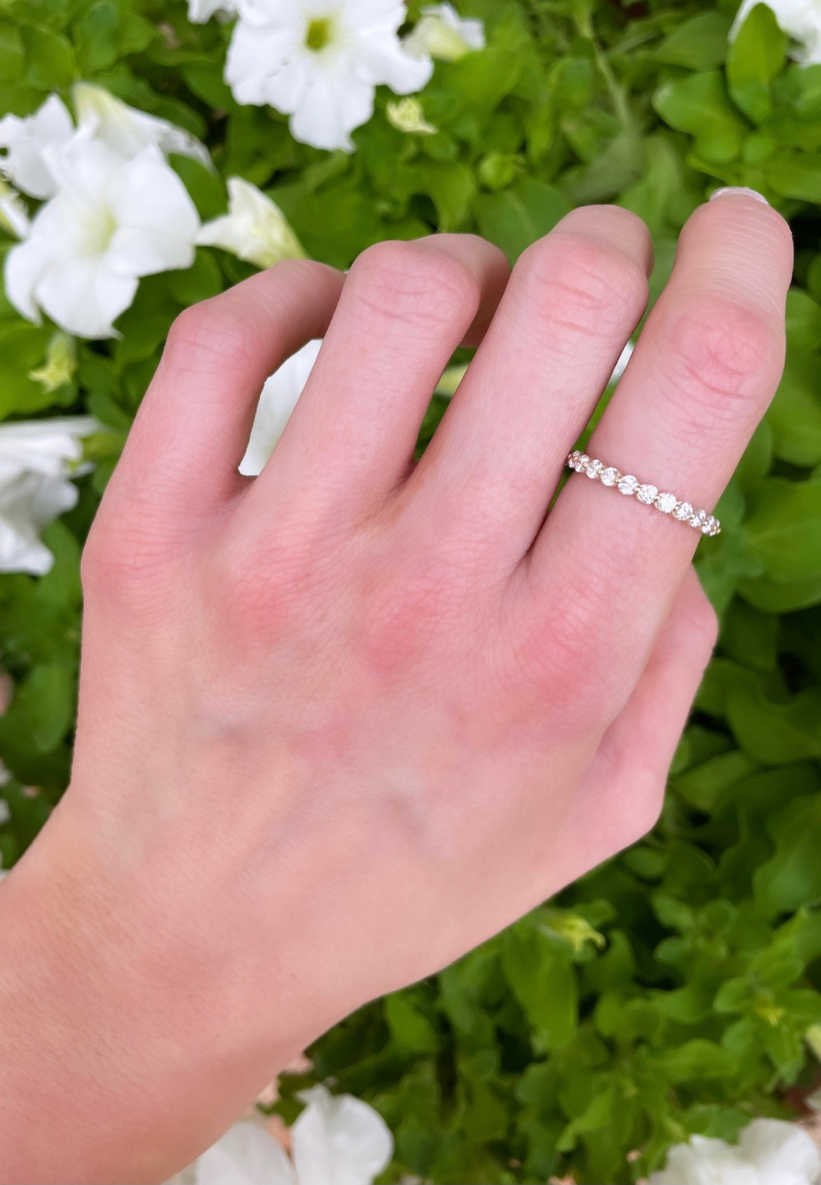 Single Prong Halfway Diamond Band